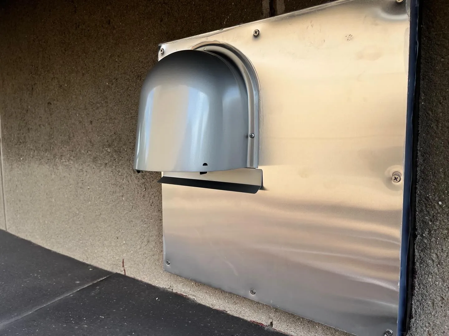 ✨キッチン改修の新しいステップをお披露目🎉!今回は、古い換気...