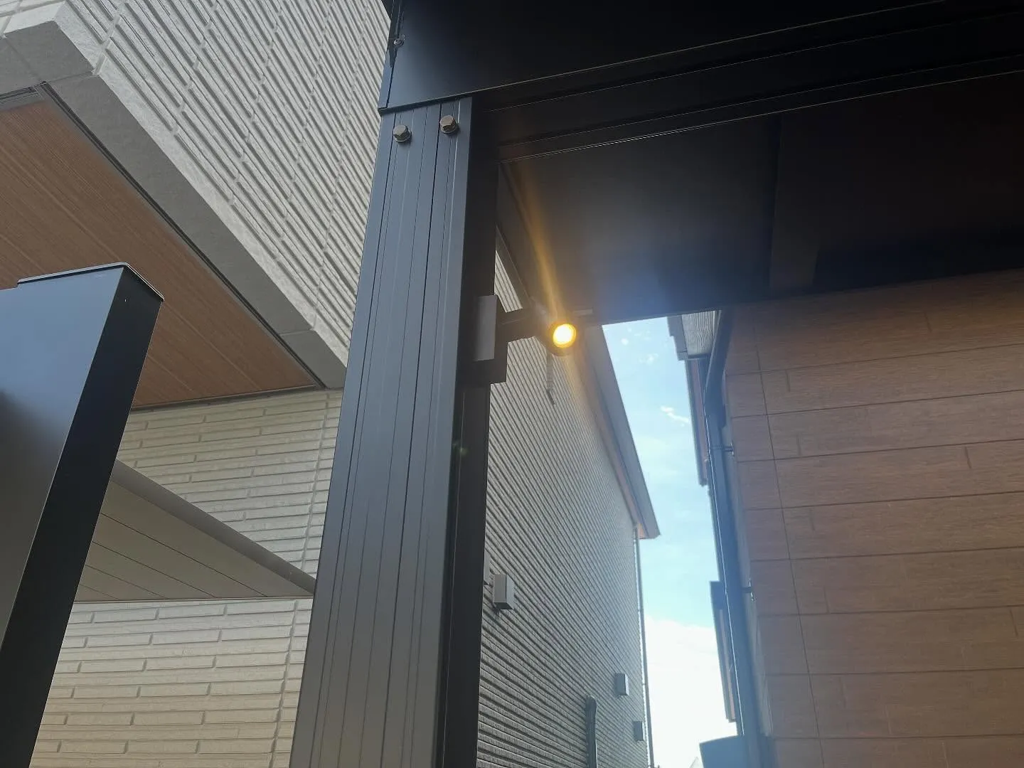 カーポートにセンターライト💡を取り付けさせていただきました!...