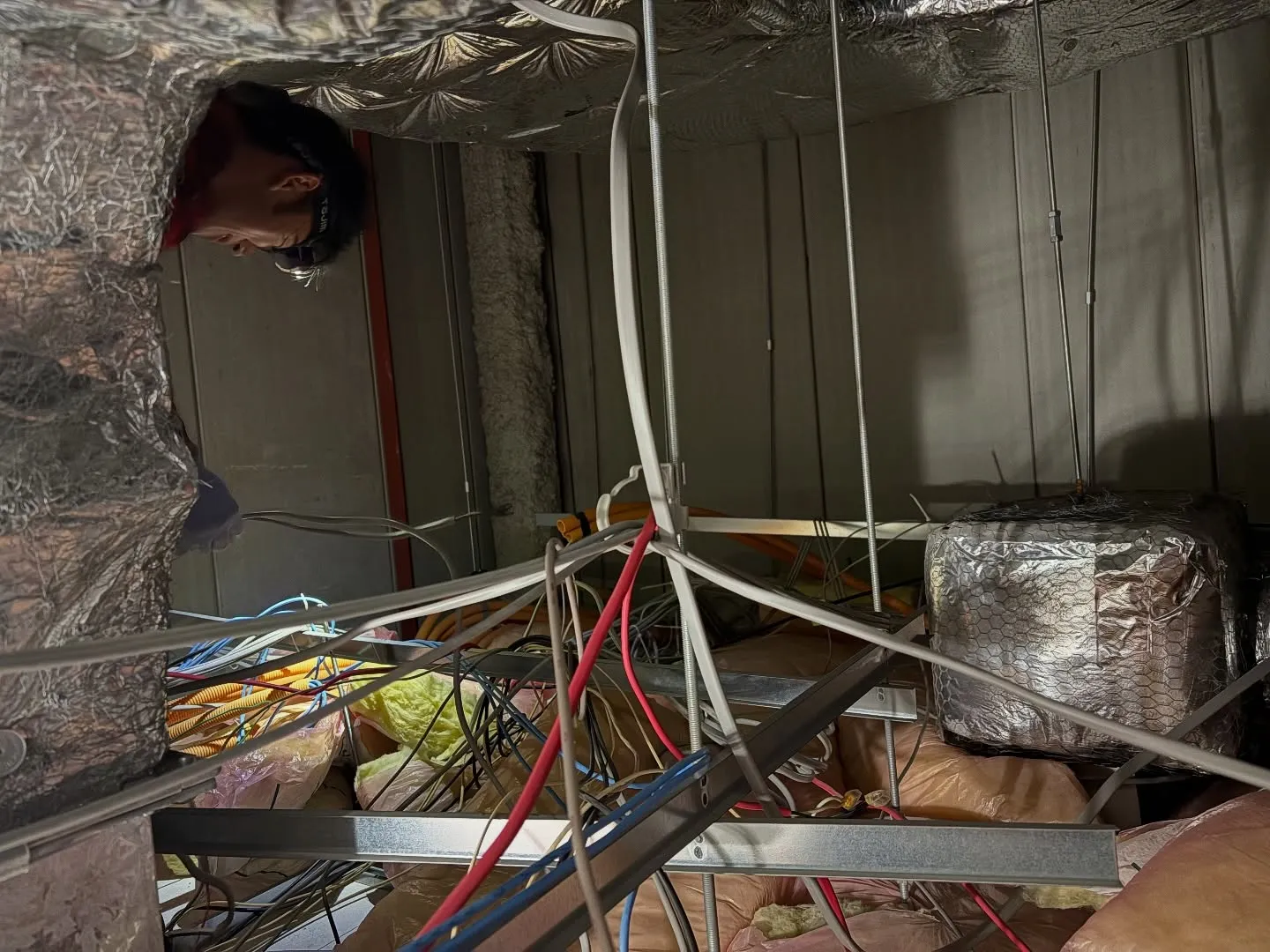 今日は普段はなかなか見れない場所でひと仕事してきましたよ!🔧...