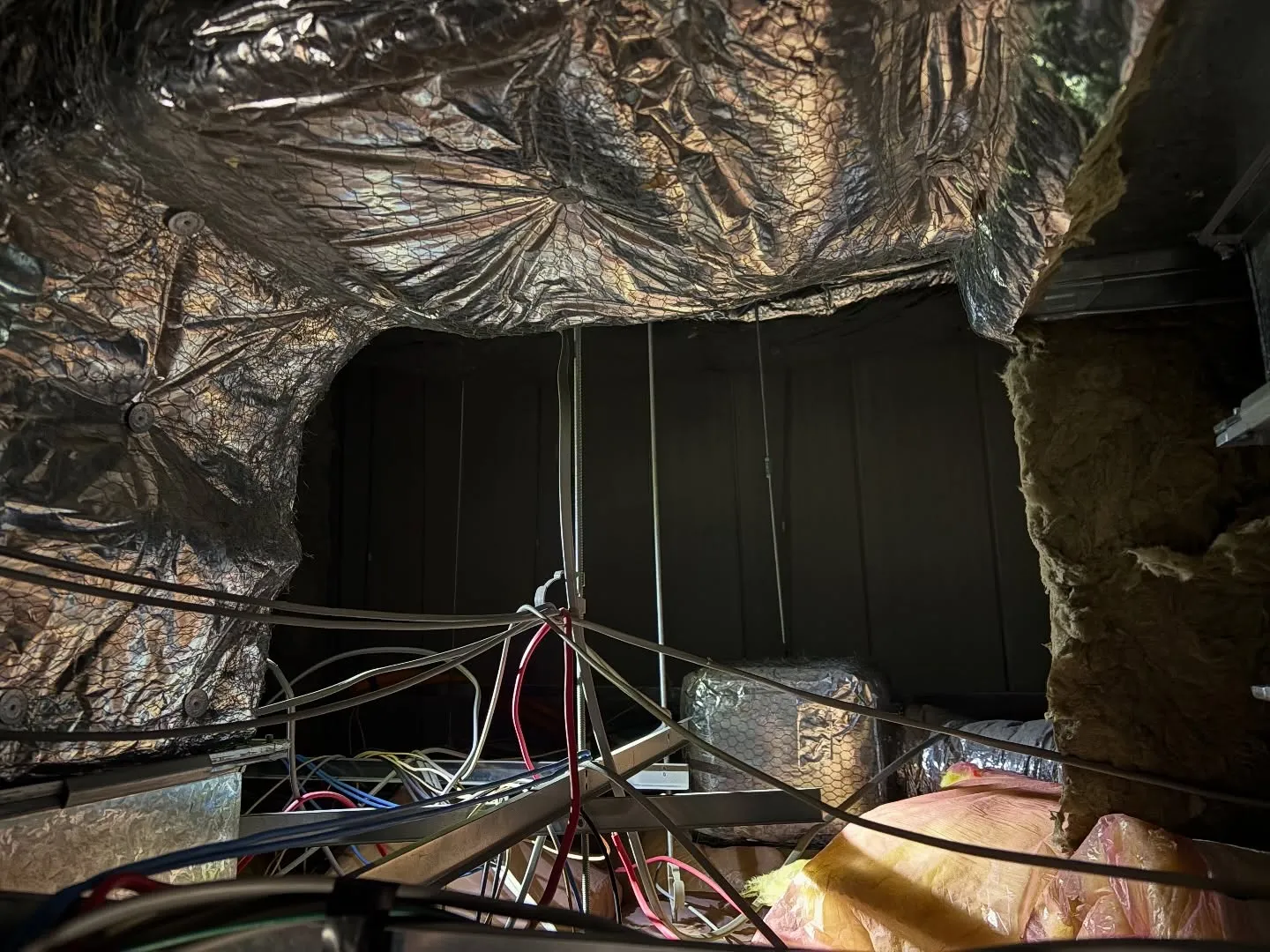 今日は普段はなかなか見れない場所でひと仕事してきましたよ!🔧...